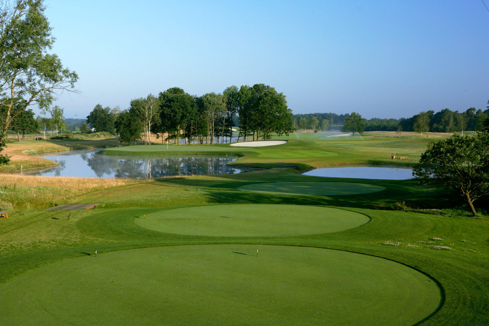 Quand réouvrent les golfs en Europe ? L'enquête de Golf Planète Golf