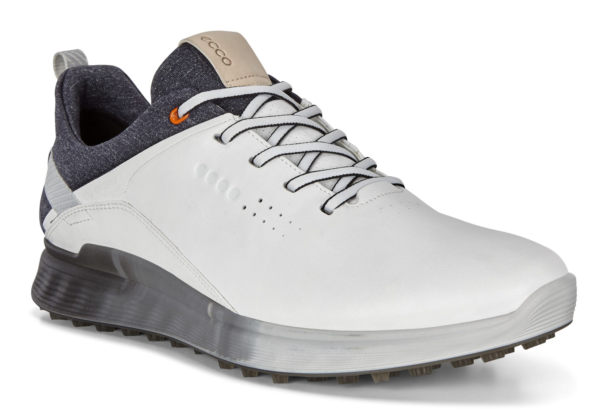 La nouvelle chaussure de golf ECCO performance sur le parcours... et