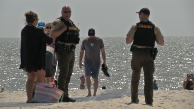 Hilton-Head-beaches-closed