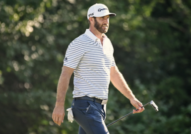 Dustin Johnson marche en avant