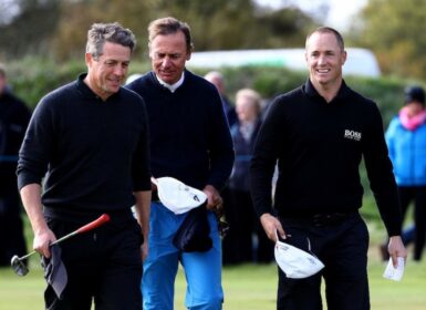 Alex Noren, Ernesto Bertarelli et Hugh Grant à St Andrews ©Ian Walton/Getty Images