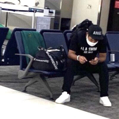 Mastuyama repéré à l'aéroport d'Atlanta à cause de sa veste....
