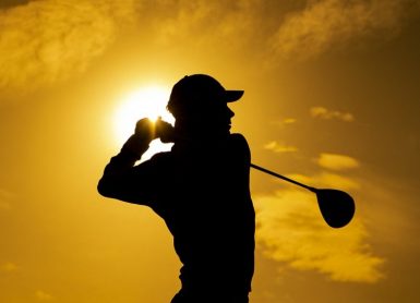 golfeur contre jour soleil swing beauty Photo ©Octavio Passos / GETTY IMAGES EUROPE / Getty Images via AFP