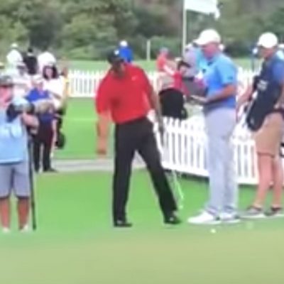 C'est quoi ce nouveau “trick” de dingue de Tiger Woods ?