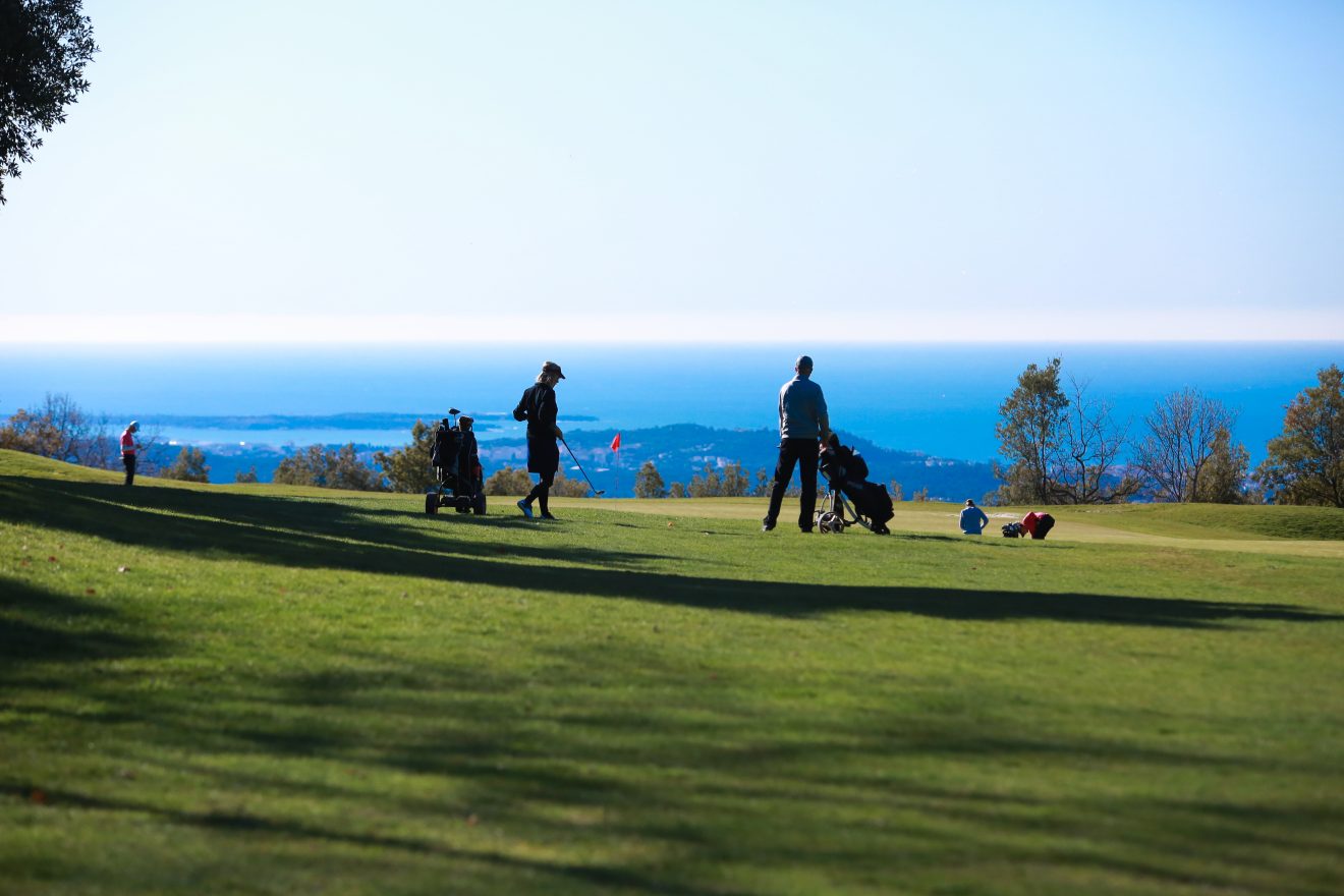 Frégate Provence et Claux-Amic : balade au pays du soleil et du golf