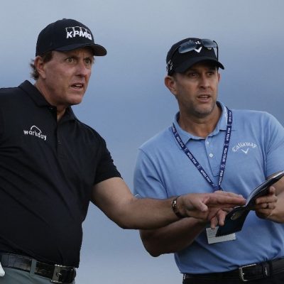 Phil Mickelson Tim Mickelson Photo Cliff Hawkins / GETTY IMAGES NORTH AMERICA / Getty Images via AFP