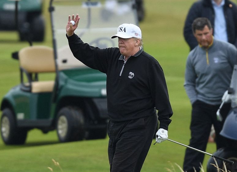 Donald Trump remporte le championnat de son club… sans jouer le 1er tour !