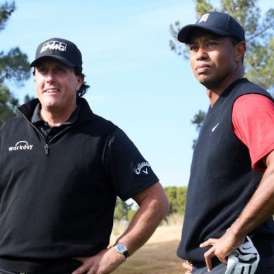 Tiger Woods Phil Mickelson Harry How / GETTY IMAGES NORTH AMERICA / Getty Images via AFP)