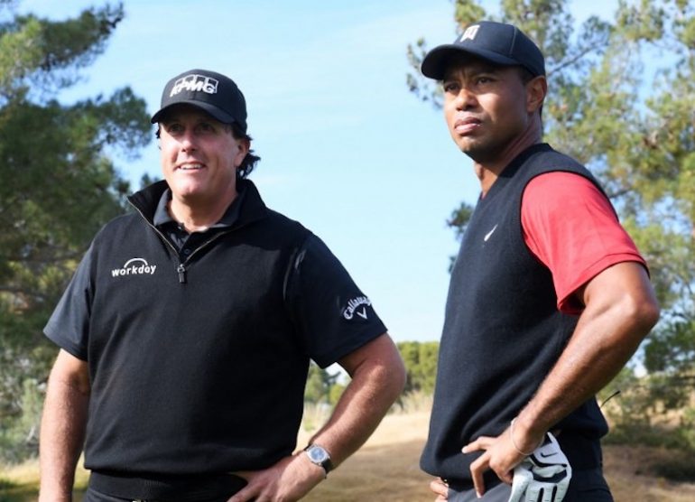 Tiger Woods Phil Mickelson Harry How / GETTY IMAGES NORTH AMERICA / Getty Images via AFP)