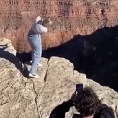 Une influenceuse bientôt condamnée pour avoir jouer au golf dans le grand canyon ?