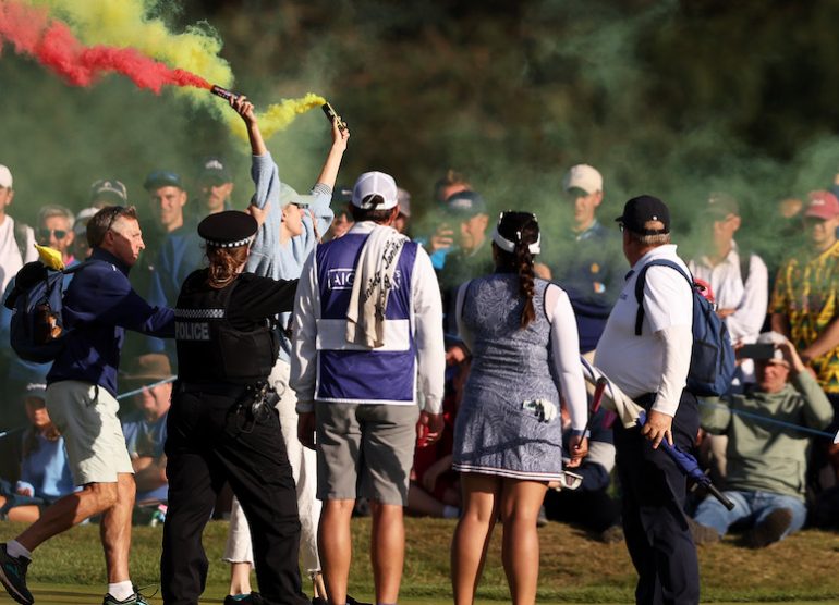 Extinction Rebellion manifestation AIG Women's Open at Walton Heath Golf Club Photo by Warren Little/Getty Images