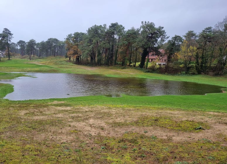 Touchés mais pas coulés, les golfs du Pas-de-Calais se mobilisent pour affronter les inondations