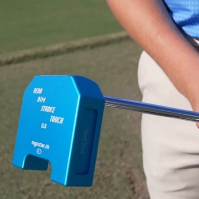 L'étonnant putter du joueur de 15 ans qui débute sur le PGA Tour