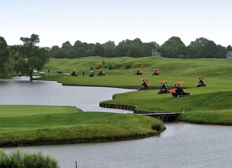Les greenkeepers du Golf National se mettent à l’électrique avant les Jeux