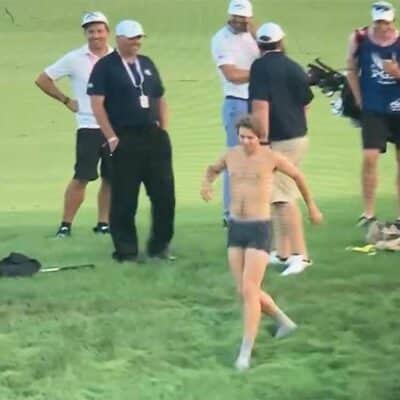 Un spectateur se mouille pour récupérer un club d'Adam Hadwin !