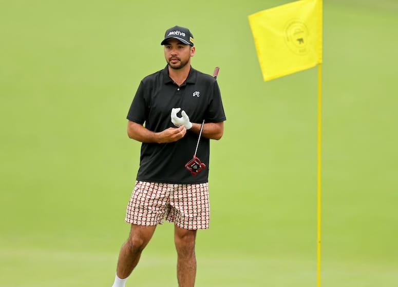 Jason Day Rv Bus Sur les conseils de sa femme, Jason Day dort dans son bus plutôt que ...