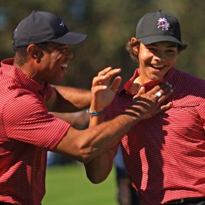 golf-video-trou-en-un-tiger-woods-charlie-woods-pnc-championship Photo by Mike Ehrmann / GETTY IMAGES NORTH AMERICA / Getty Images via AFP