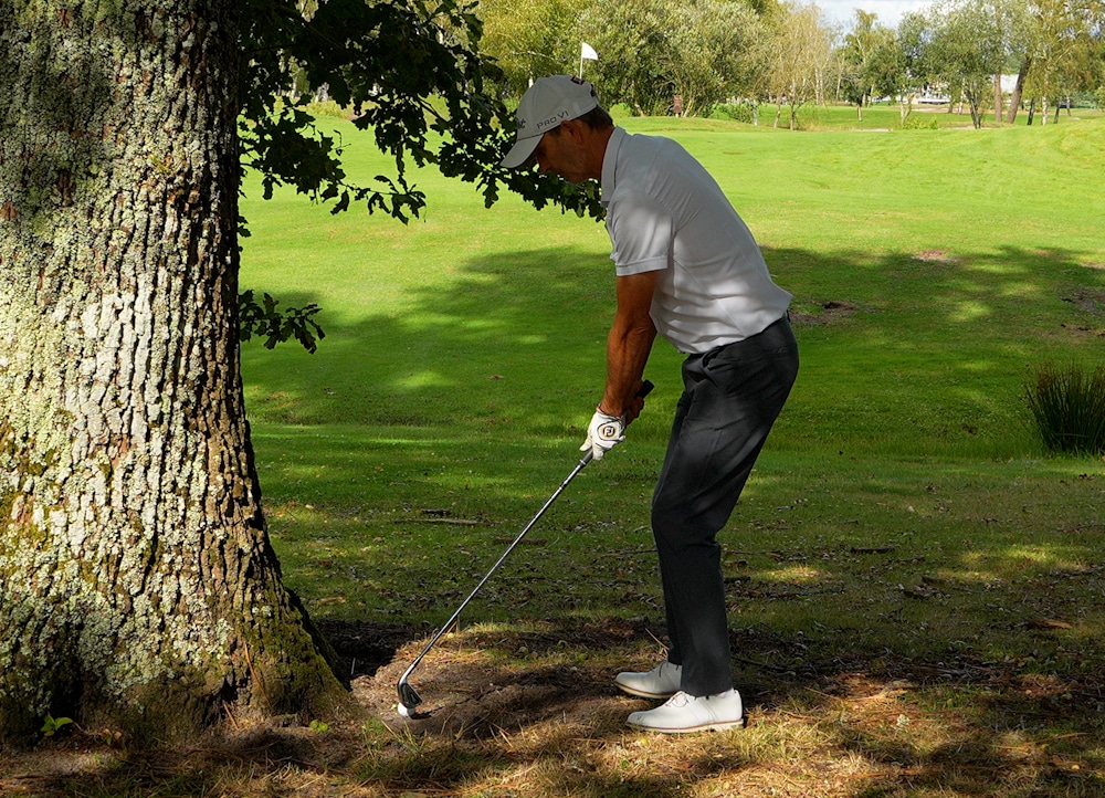 Technique :  Philippe Uranga vous explique comment vous sortir d'une situation délicate contre un arbre... en jouant en gaucher !