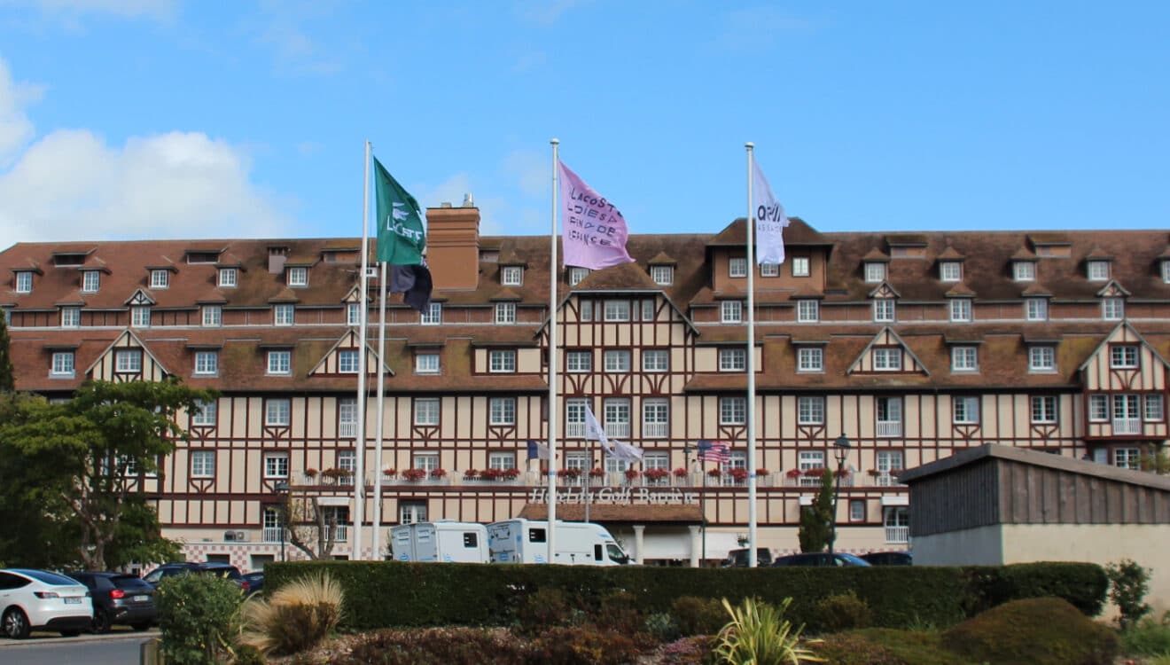 0Hotel Barrière flag