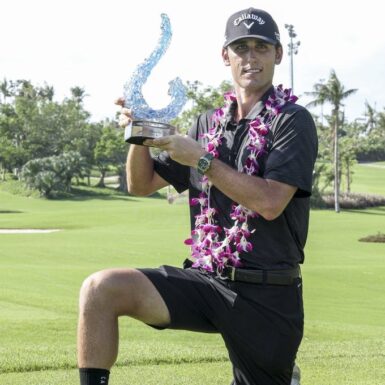 Troisième trophée de la saison pour Renato Paratore crédit : HotelPlanner Tour