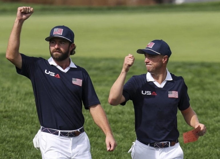 Cameron Young and Justin Thomas Photo by Andrew Redington / GETTY IMAGES NORTH AMERICA / Getty Images via AFP