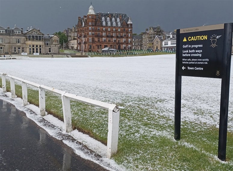 De la neige à St Andrews en juin !