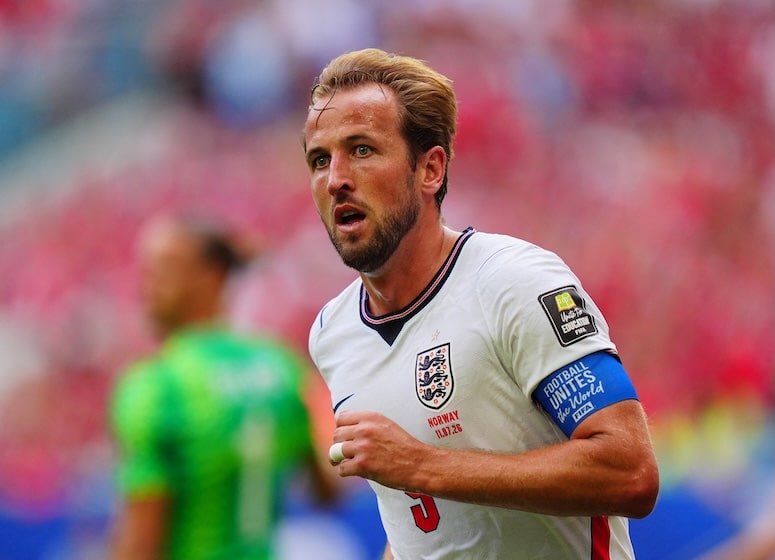 « Une expérience surréaliste » : la star anglaise Harry Kane raconte sa partie de golf avec le président américain Donald Trump