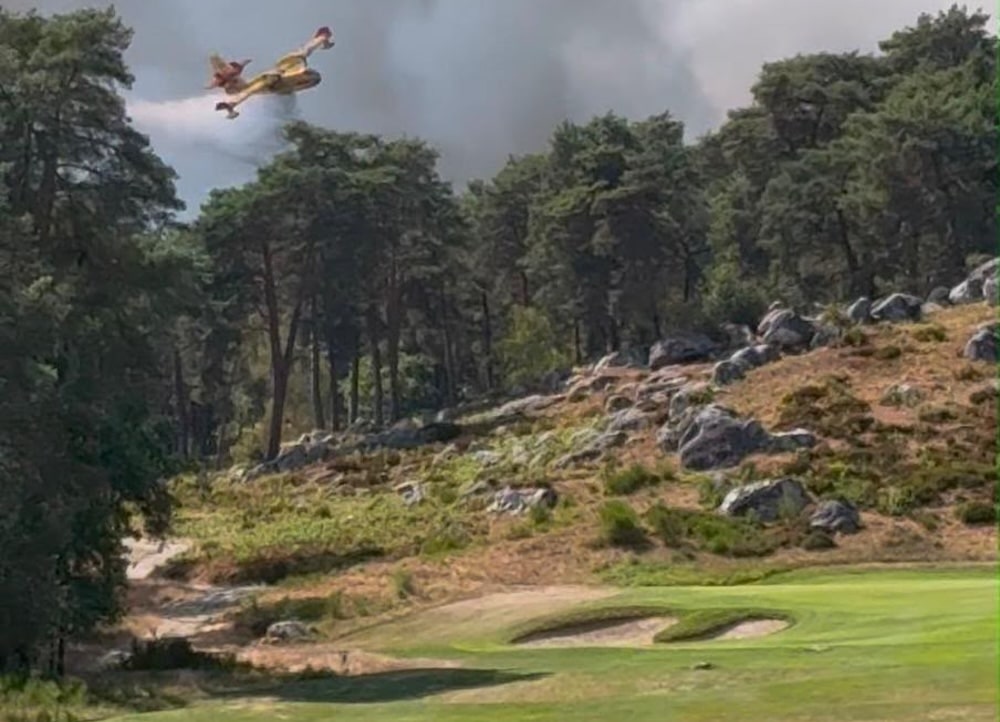 Un golf centenaire bientôt en proie aux flammes ?