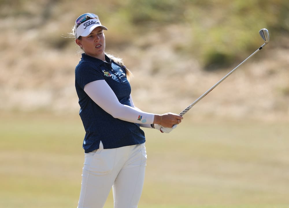 Casandra Alexander de bout en bout, Lois Lau finit fort